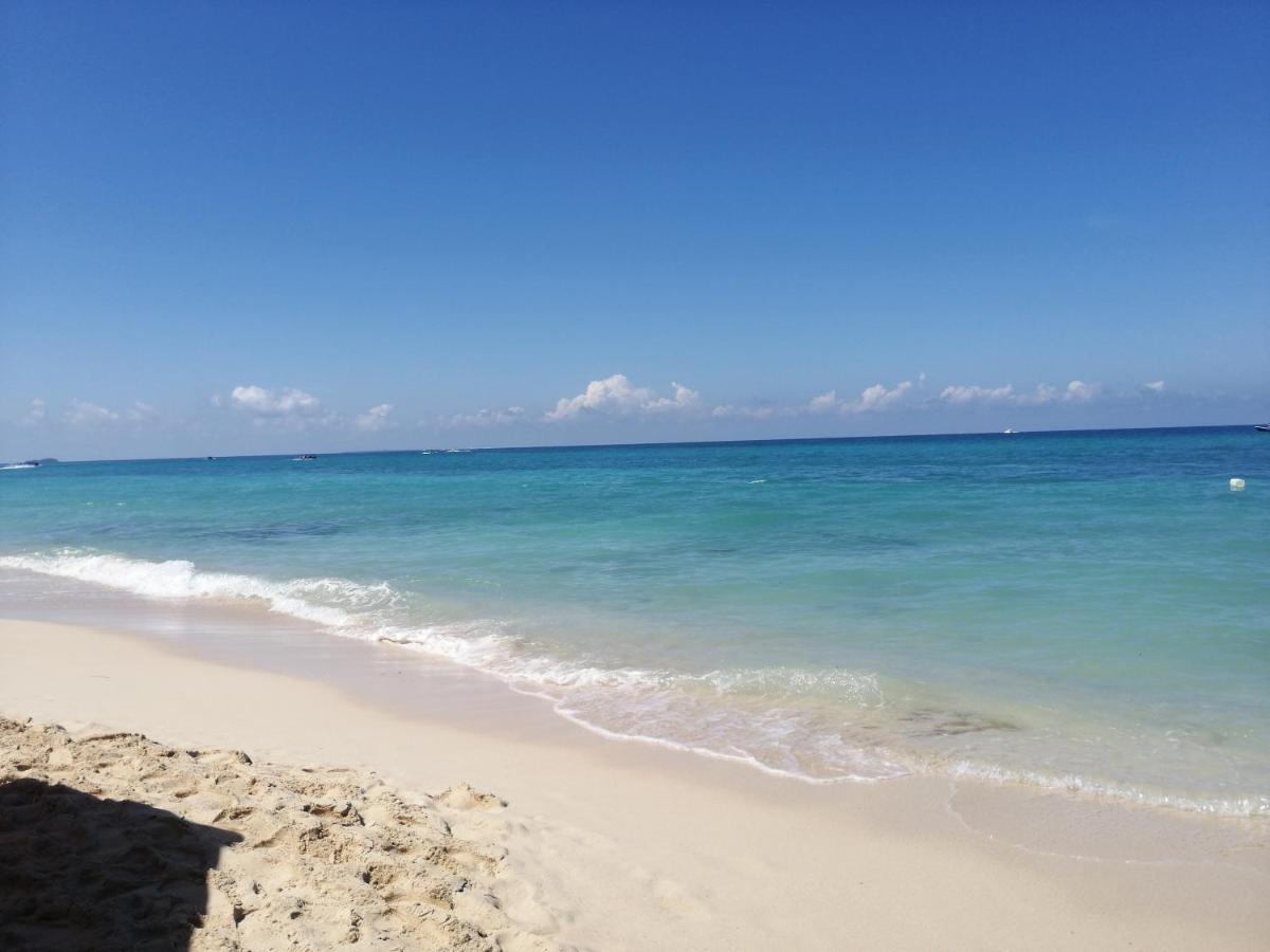 Zulu Hostal Playa Blanca Ngoại thất bức ảnh