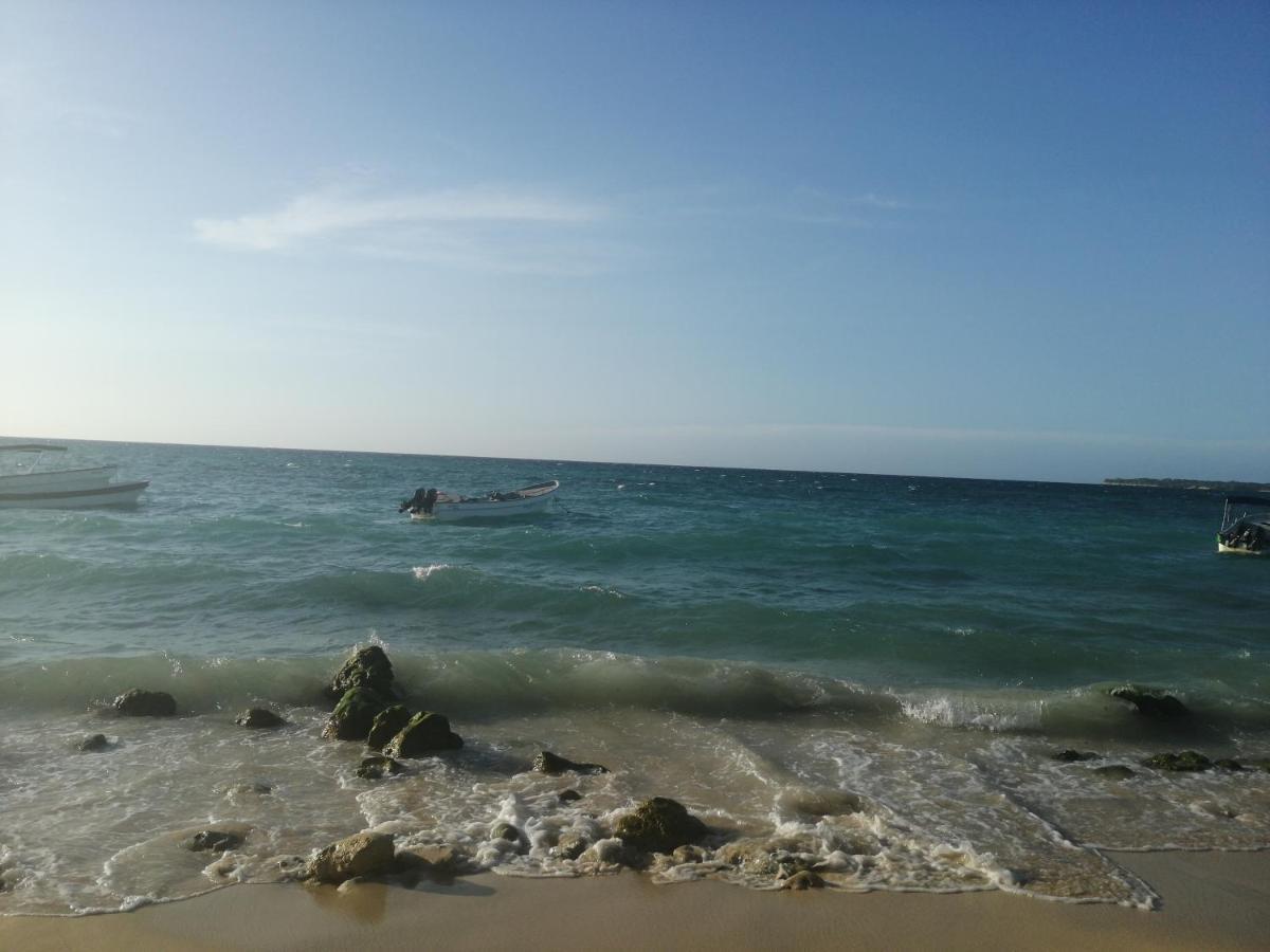 Zulu Hostal Playa Blanca Ngoại thất bức ảnh